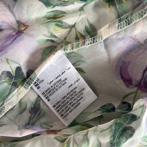 I.N.C International Concepts
Floral Puff-Sleeve Top size small - Picture 4 of 4